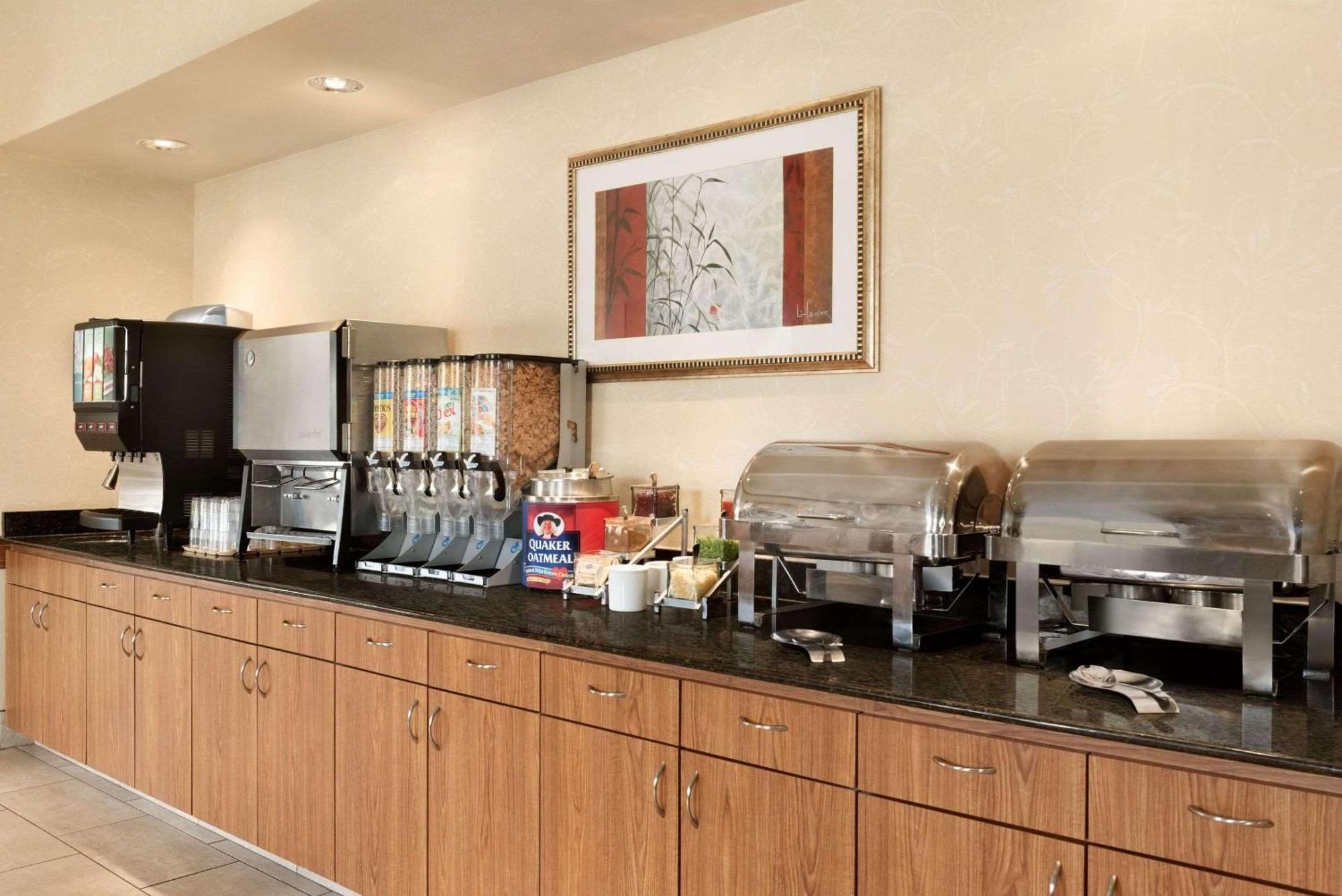 Country Inn & Suites By Radisson, Chanhassen, Mn מראה חיצוני תמונה