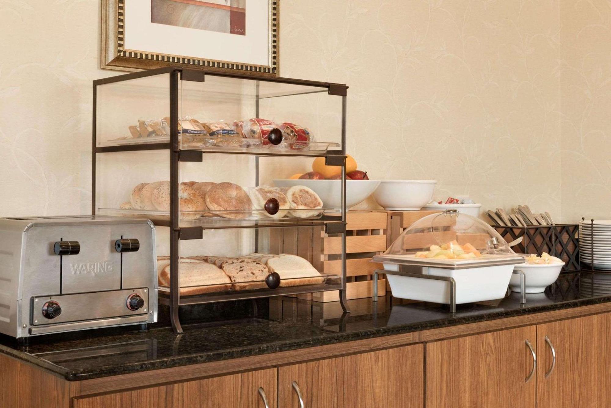 Country Inn & Suites By Radisson, Chanhassen, Mn מראה חיצוני תמונה