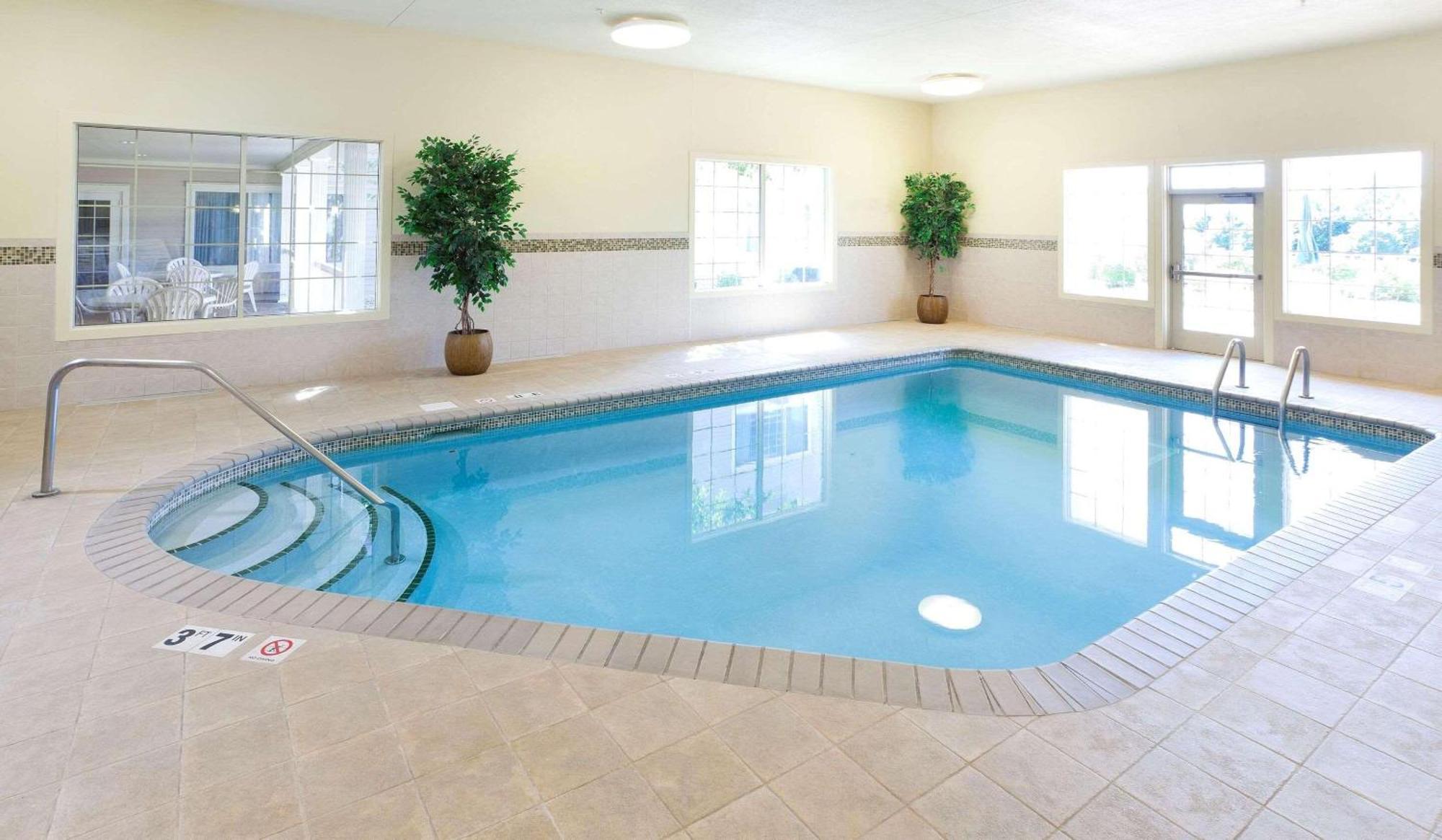 Country Inn & Suites By Radisson, Chanhassen, Mn מראה חיצוני תמונה